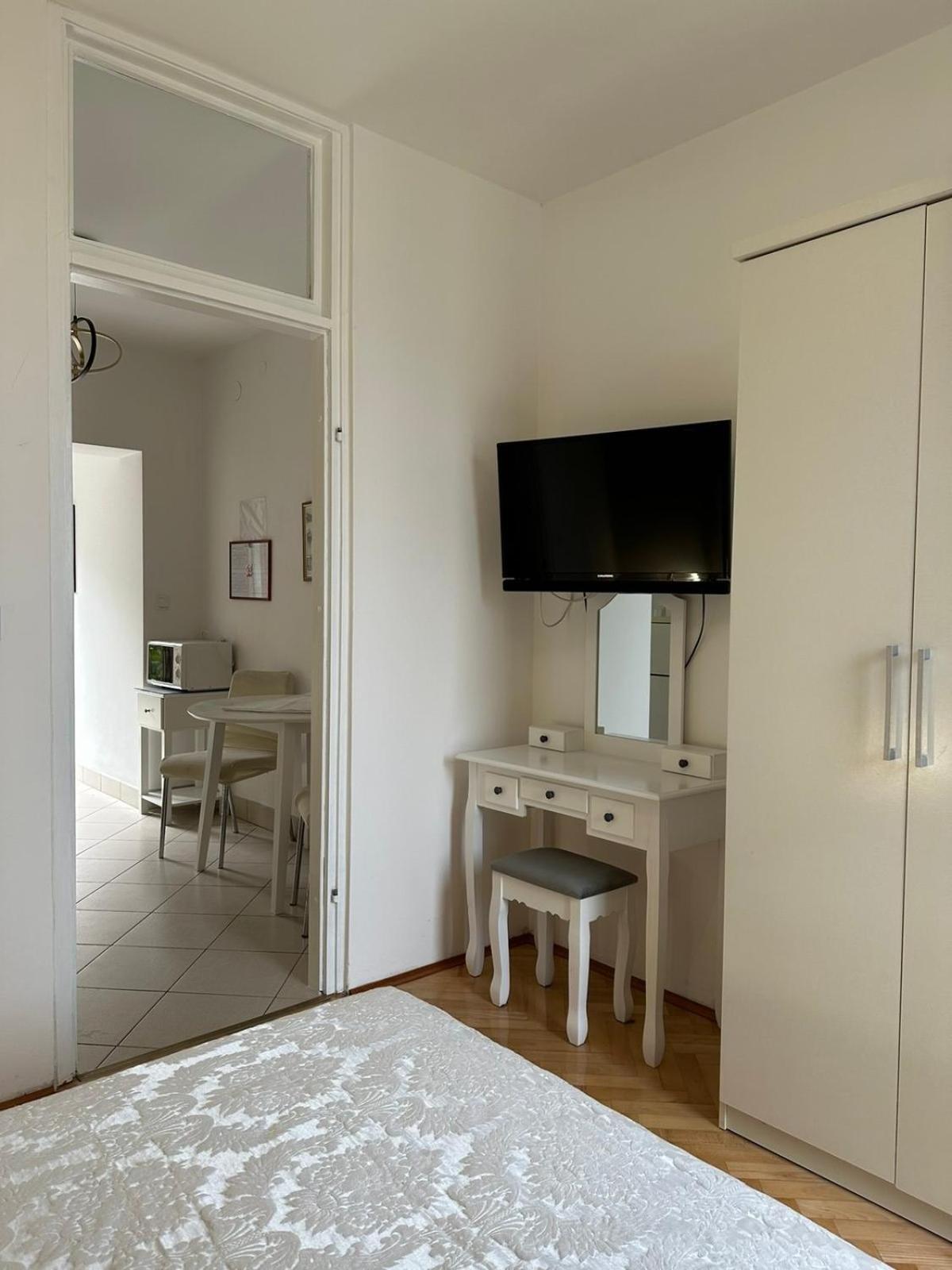 Apartment Mali Losinj 7879B Esterno foto